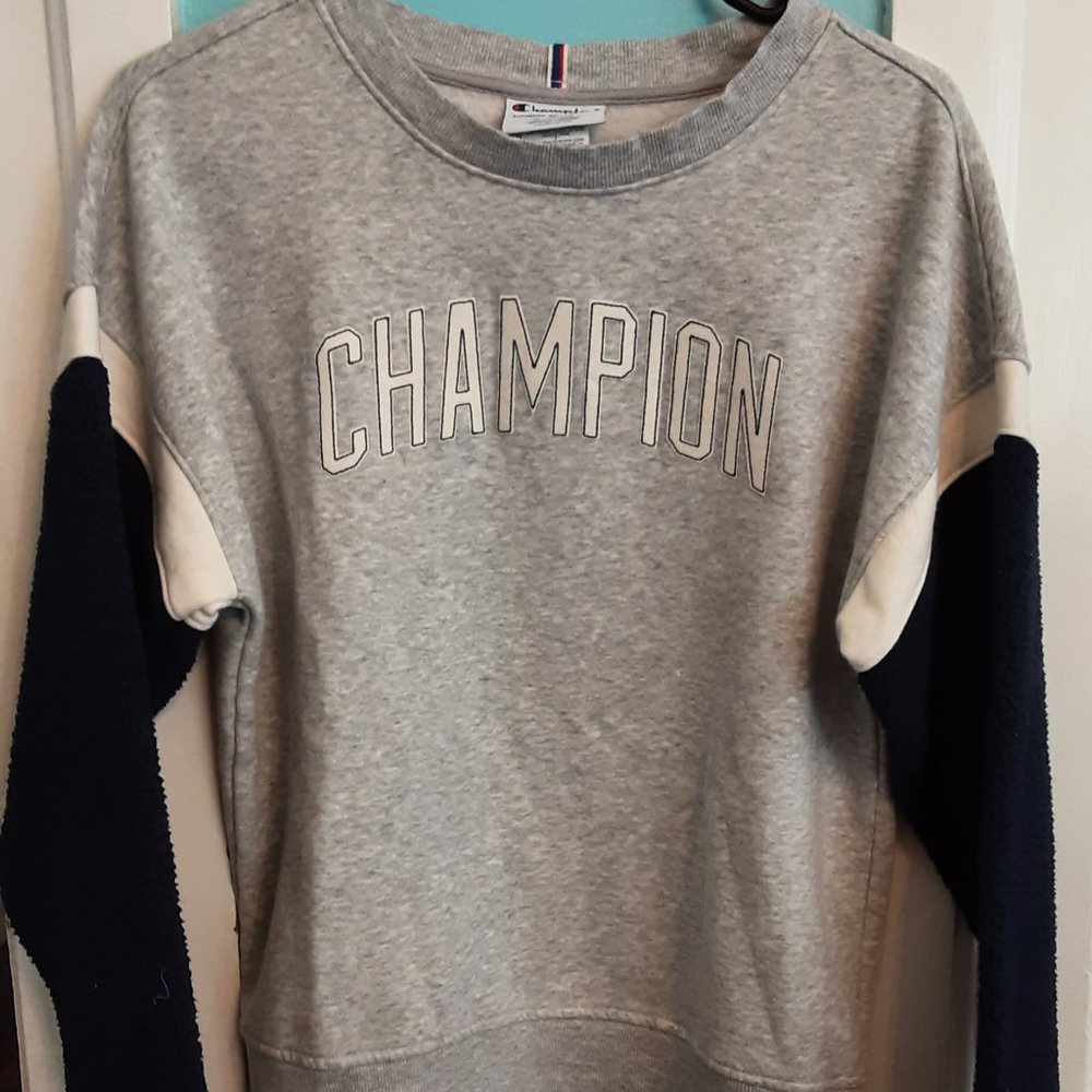 Super soft Champion Sherpa sleeved sweater